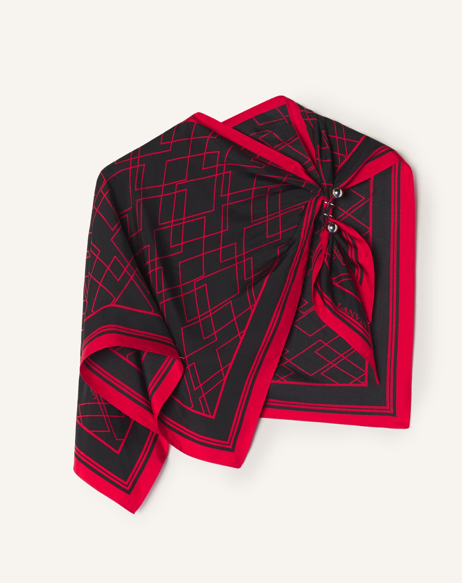 GRAPHIC DIAMOND MOTIF TOP WITH JEWELRY FASTENER