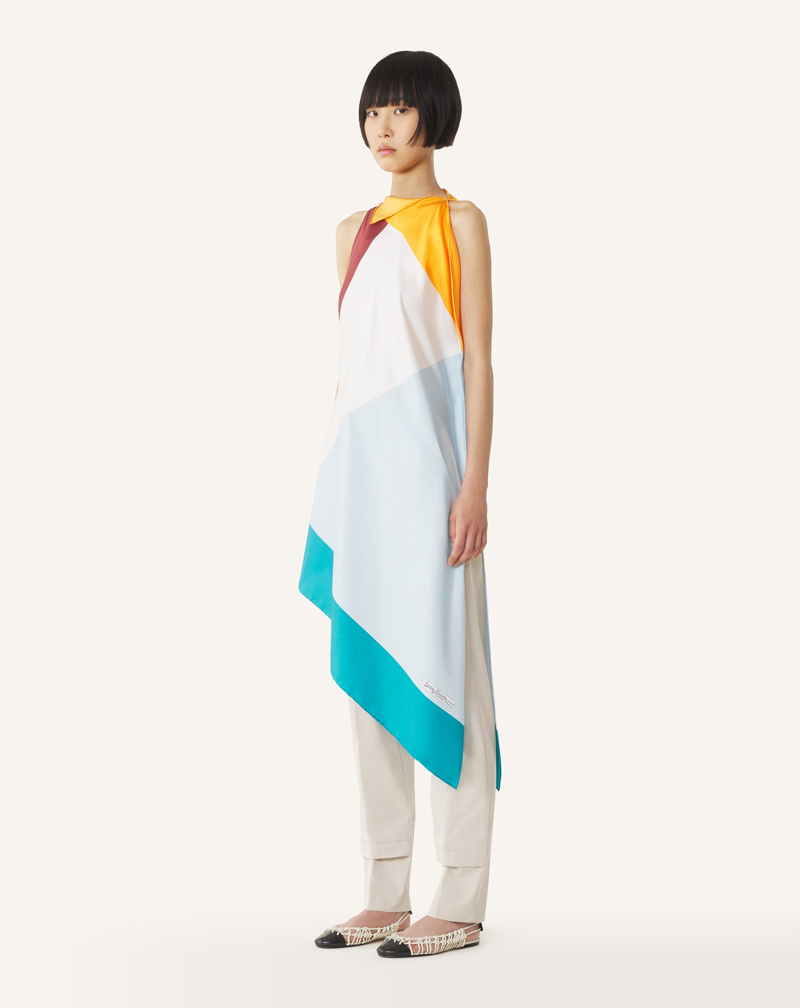 SILK GRAPHIC PRINT TOP