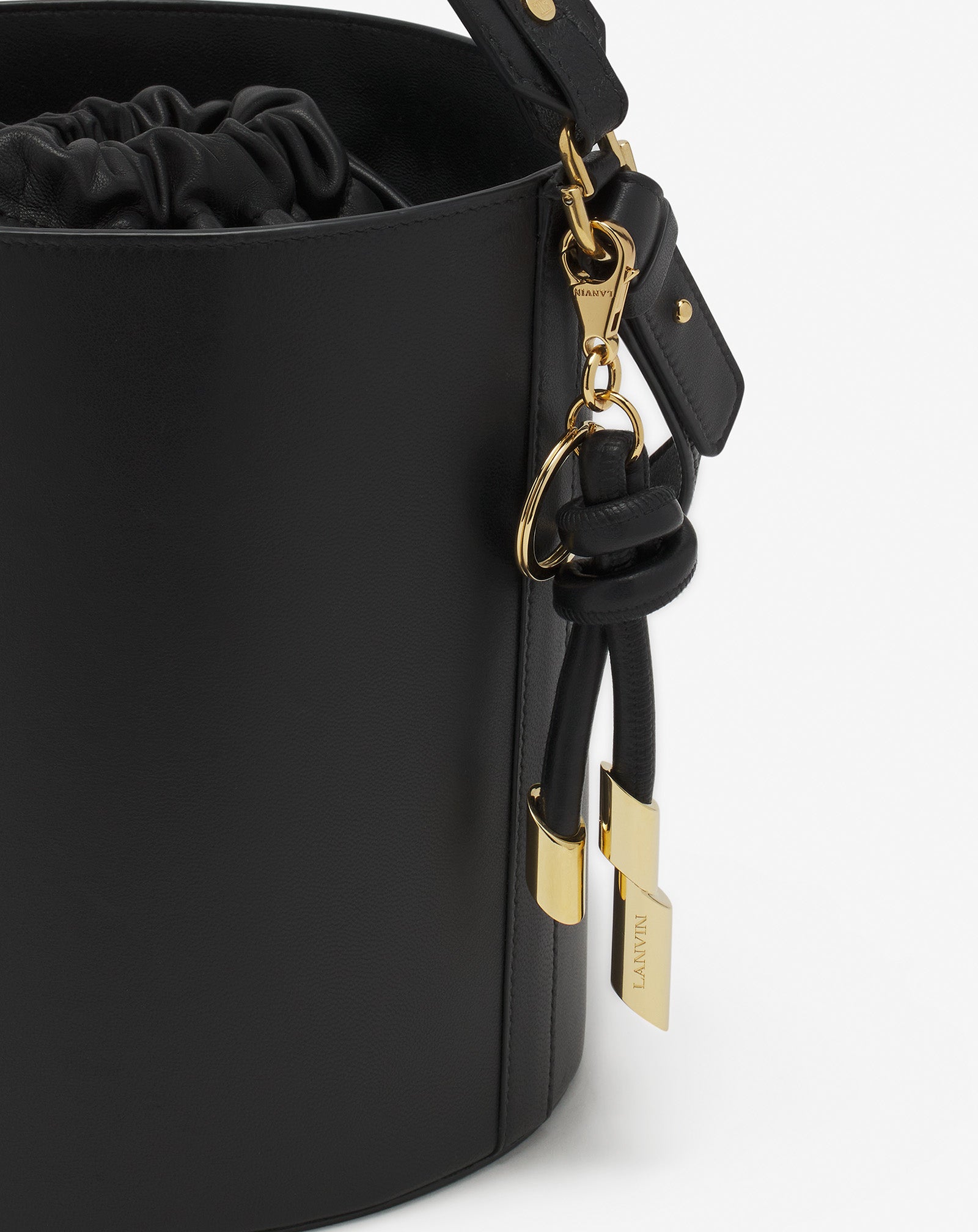 SÉQUENCE LEATHER BUCKET BAG