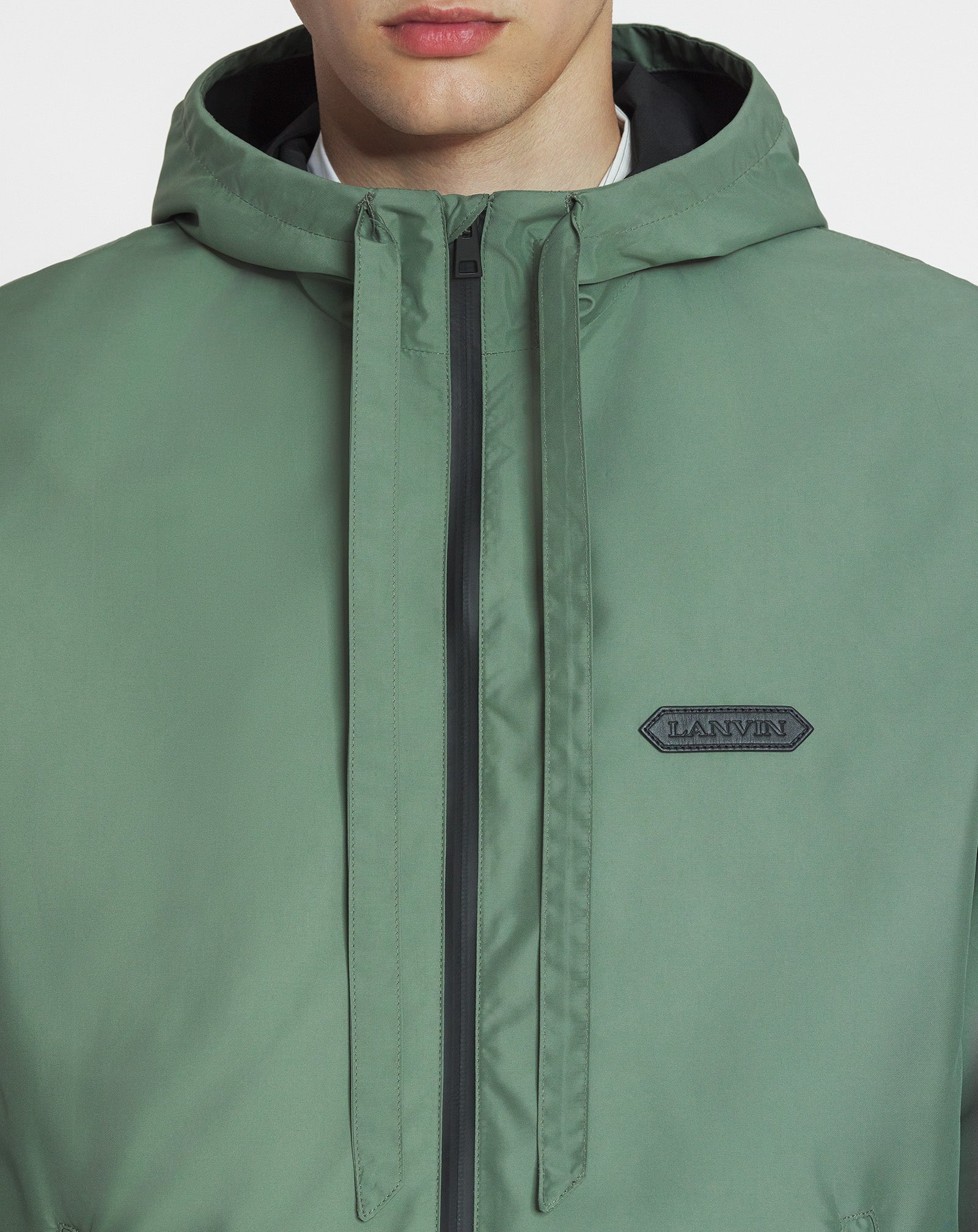 WINDBREAKER IN TECHNICAL FABRIC