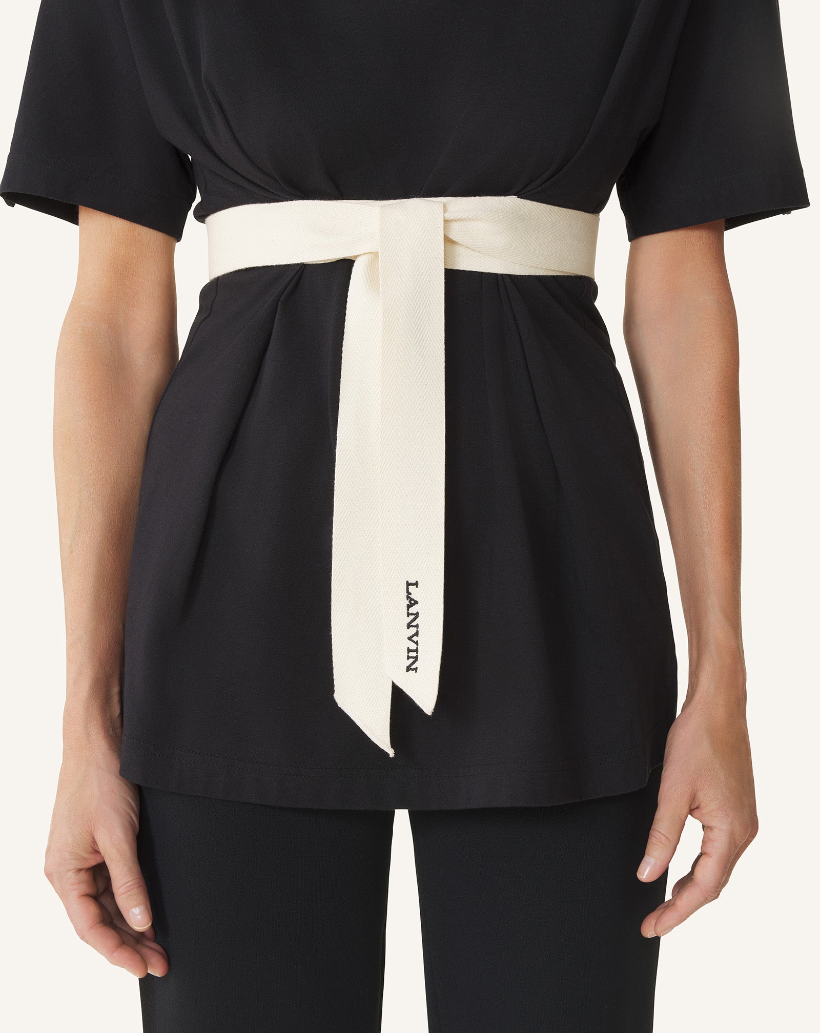 BELTED T-SHIRT IN COTTON AND SILK