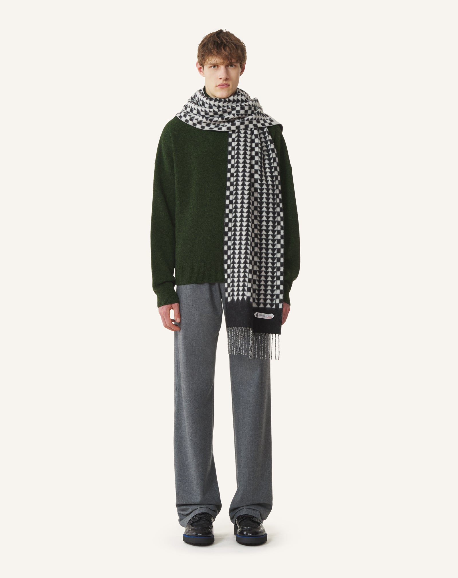 GREY ARTDECO SCARF IN CASHMERE