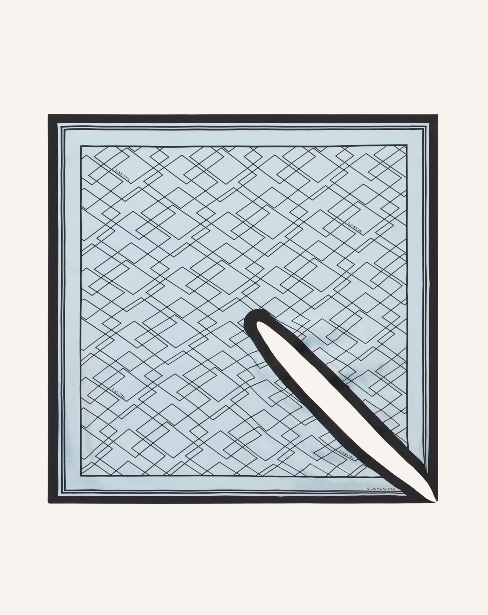 GRAPHIC DIAMOND MOTIF TOP WITH JEWELRY FASTENER