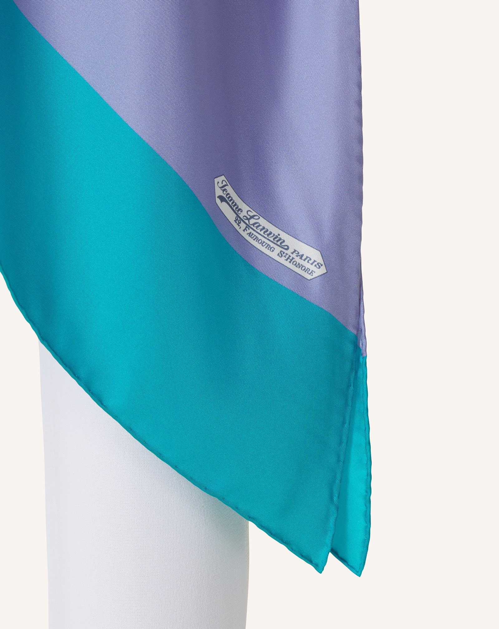 BLUE GRAPHIC PRINT SILK TOP