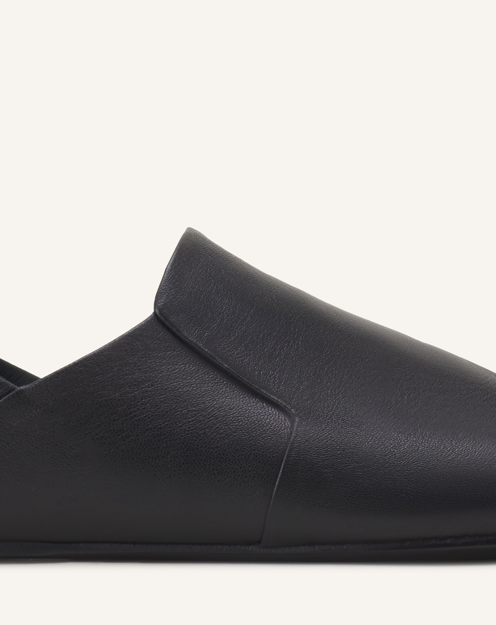 BLACK SOFT LOAFERS IN LEATHER
