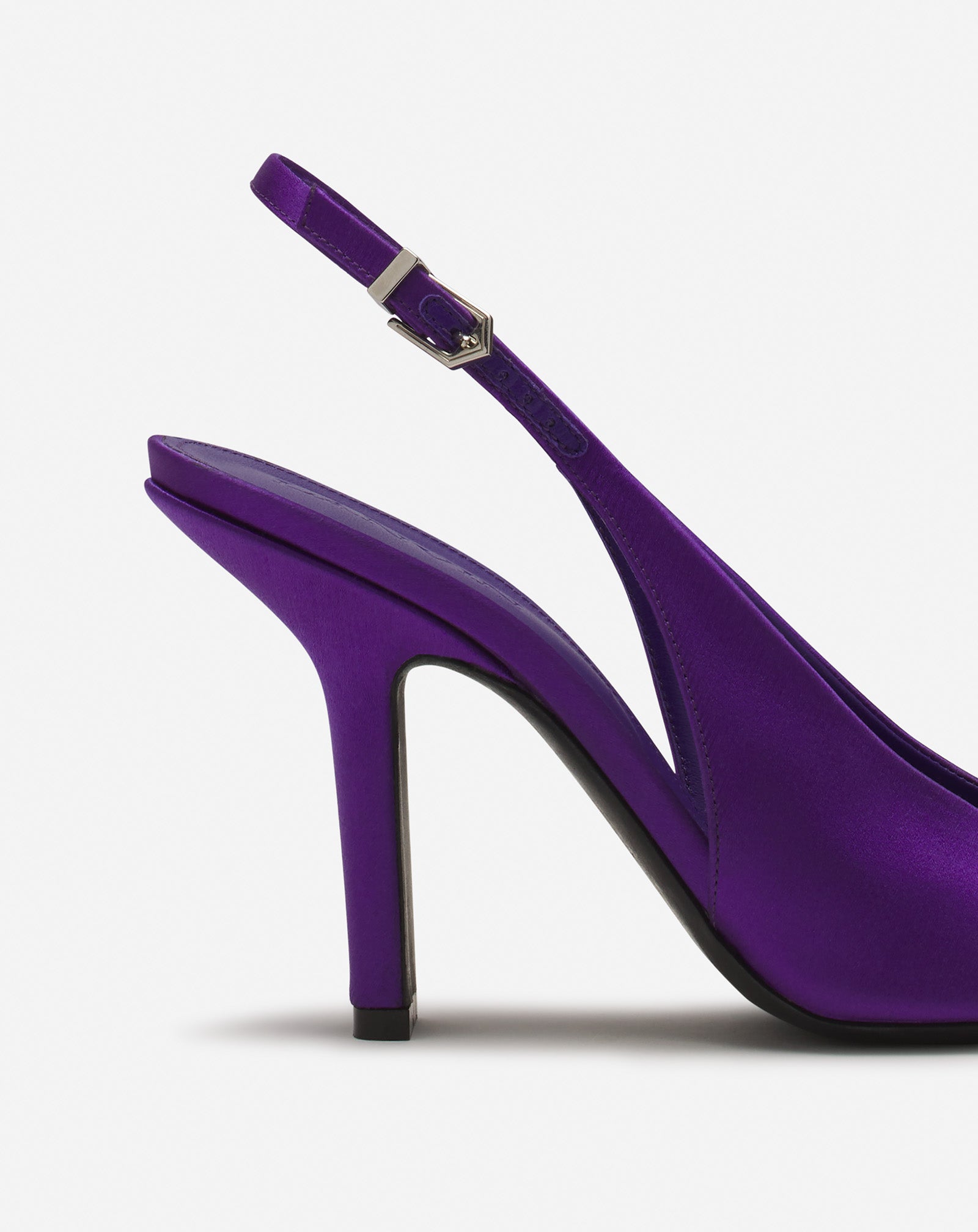 MESURE SATIN PUMPS