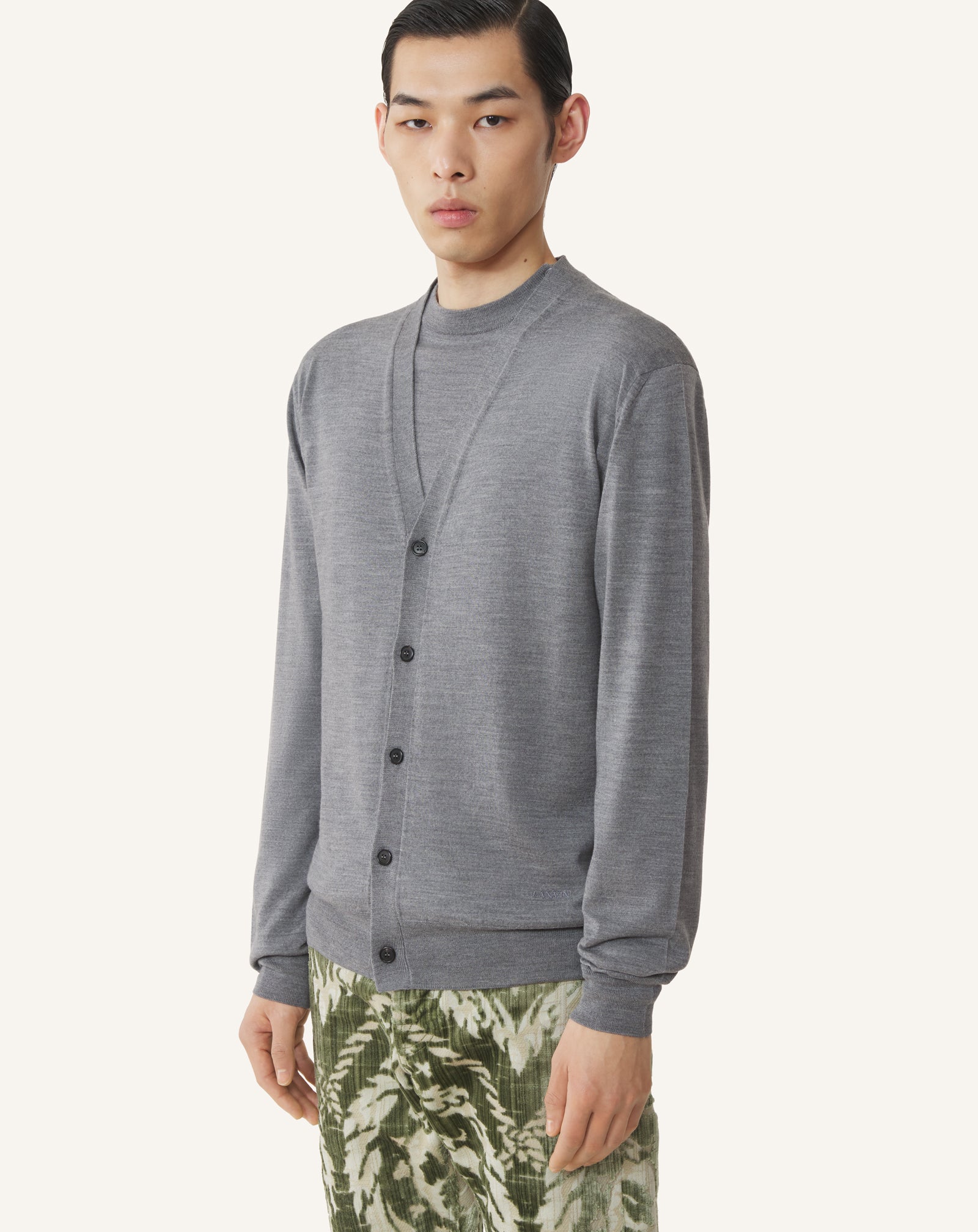 BLACK CLASSIC CARDIGAN IN MERINO WOOL