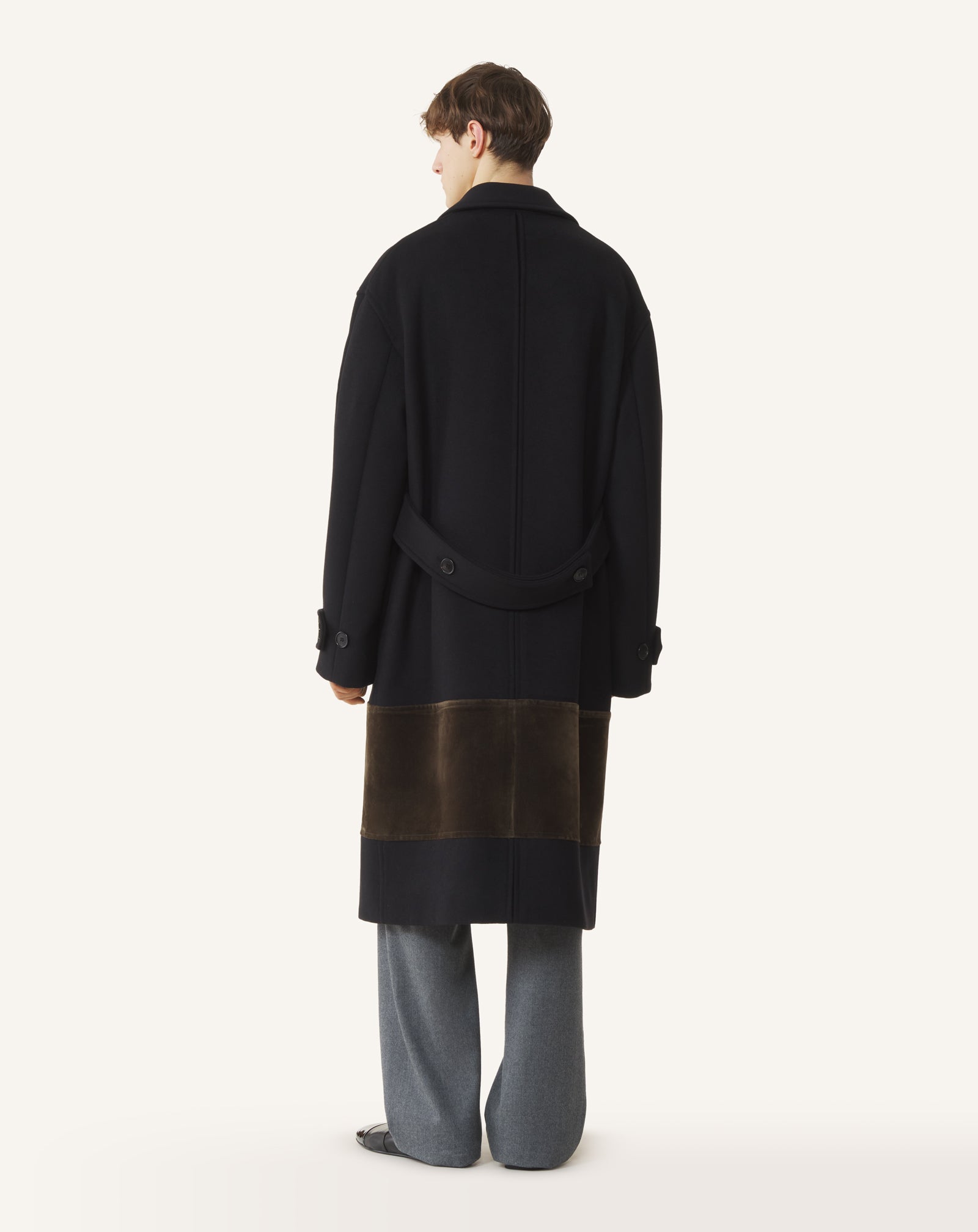 BLACK DOUBLE-BREASTED COAT IN WOOL AND VELVET