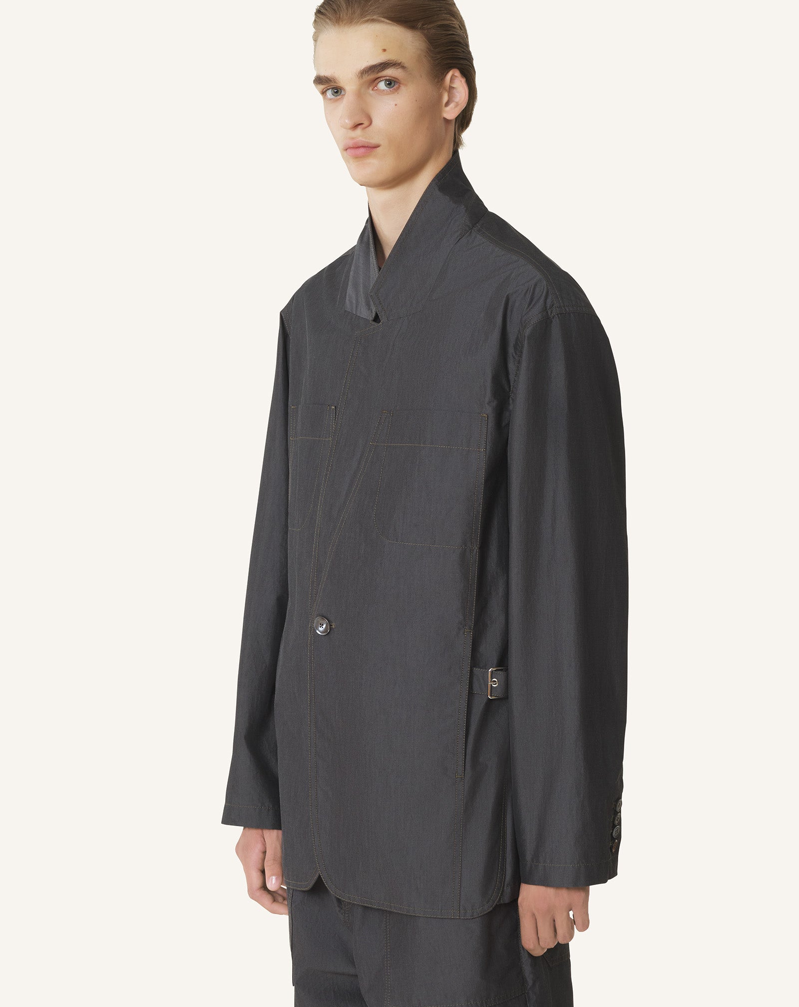LOOSE-FIT CHAMBRAY JACKET