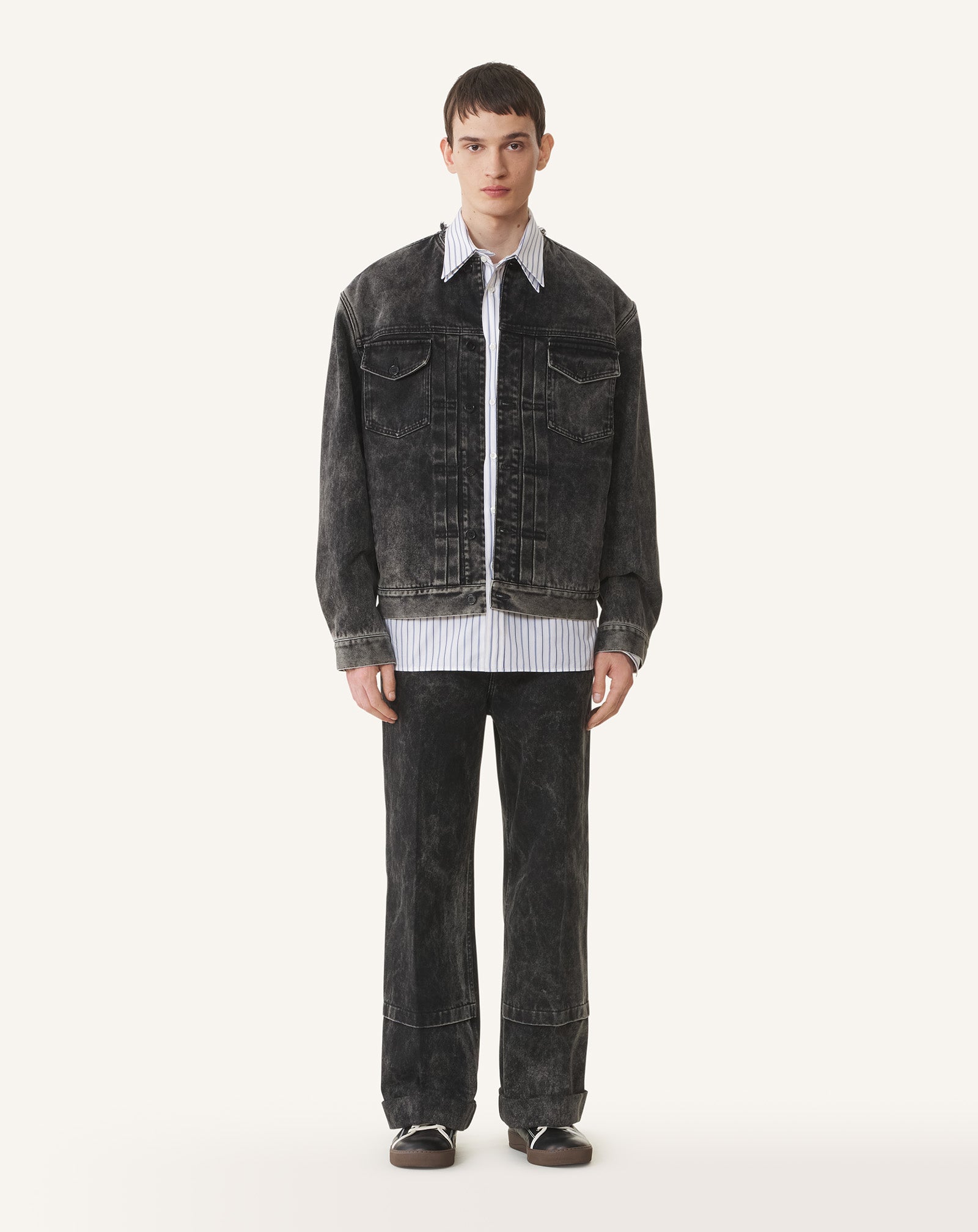 COLLARLESS DENIM JACKET