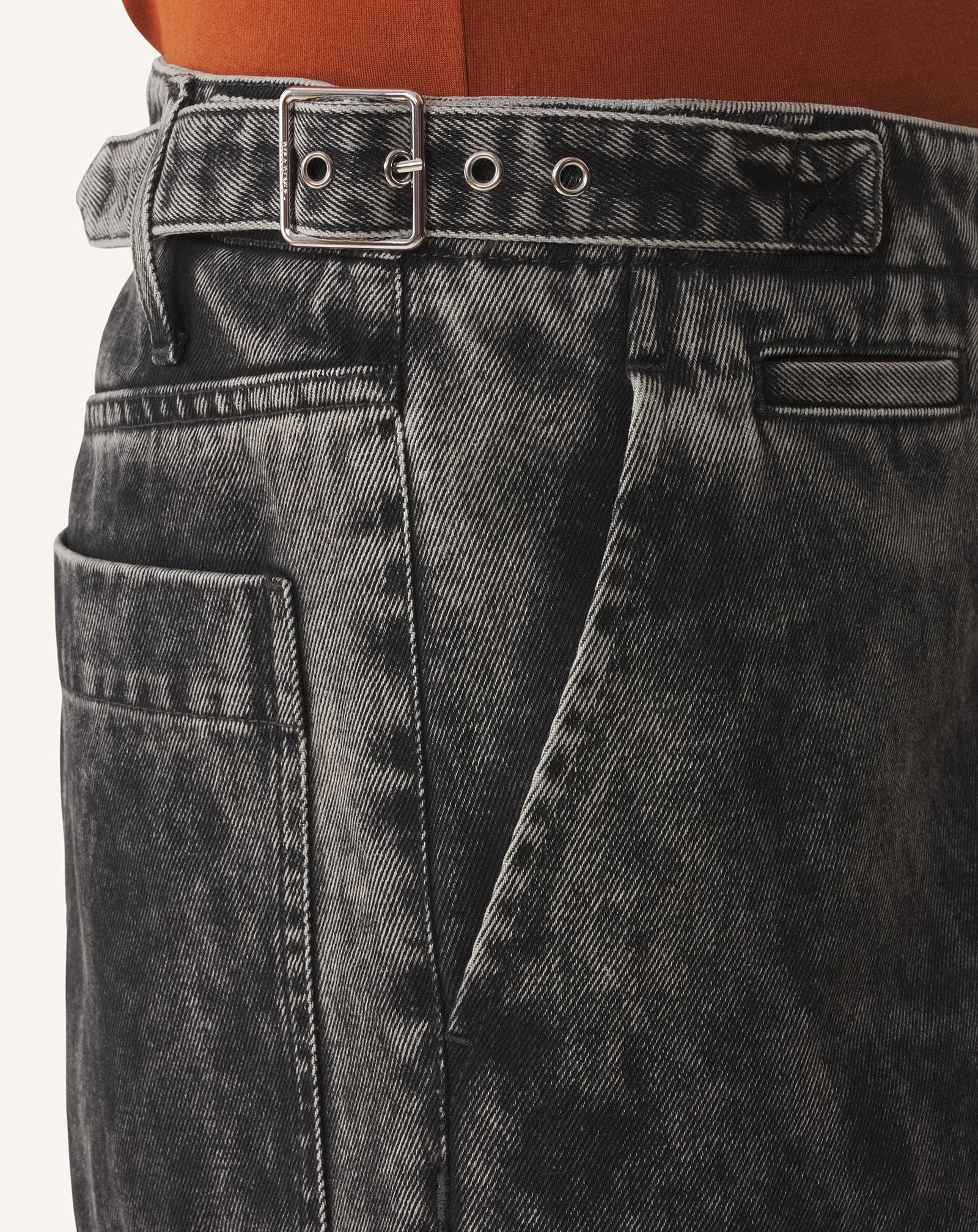 LOOSE FIT WASHED DENIM PANTS