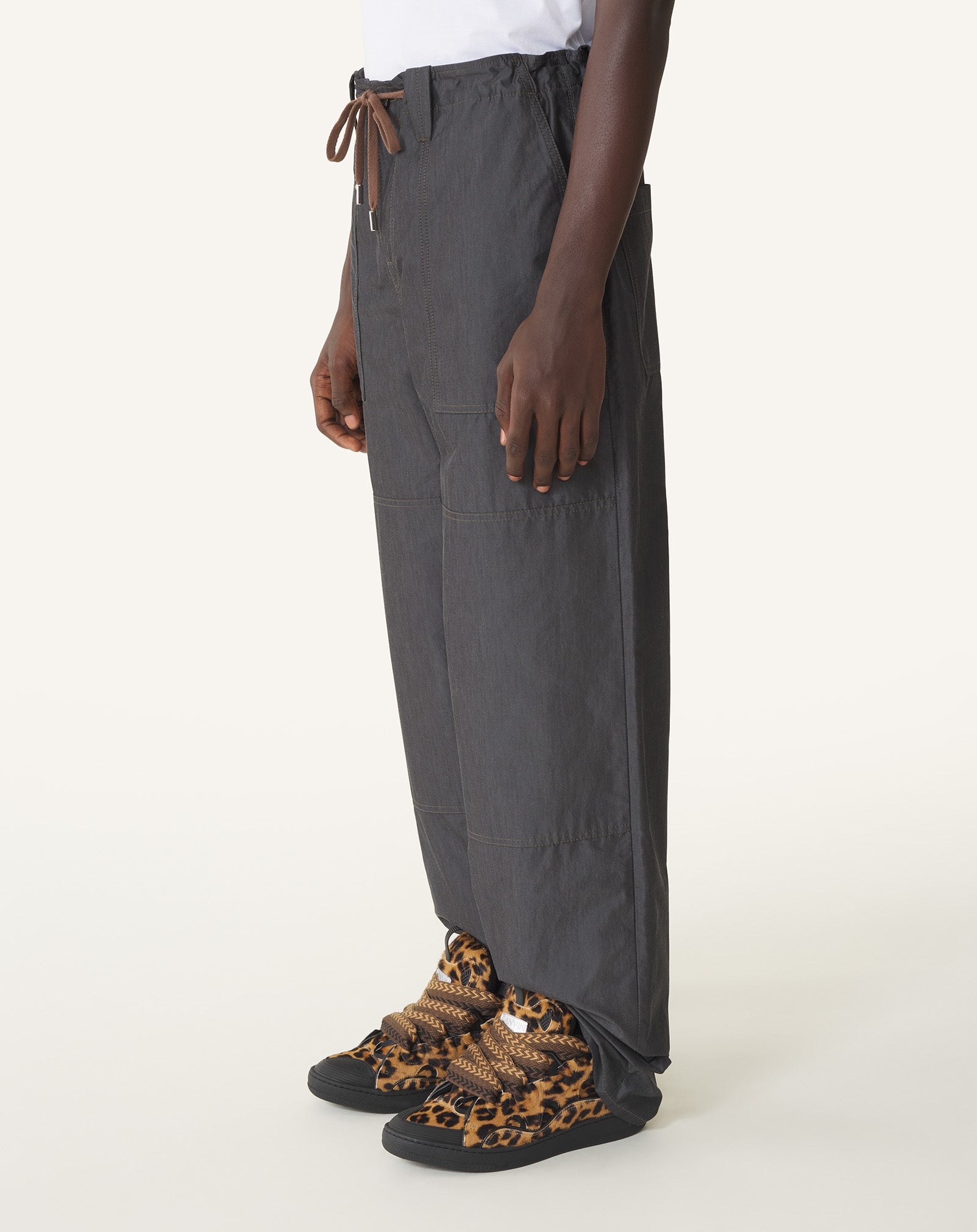 WIDE-LEG CHAMBRAY PANTS