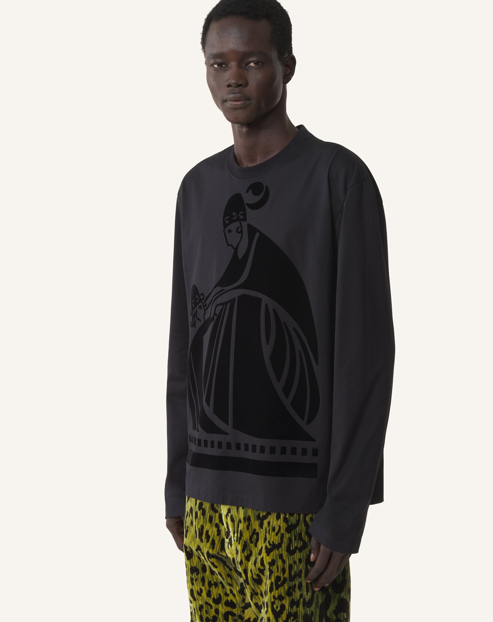 BLACK LONG SLEEVED COTTON T-SHIRT WITH  FLOCKED MOTHER AND CHILD MOTIF