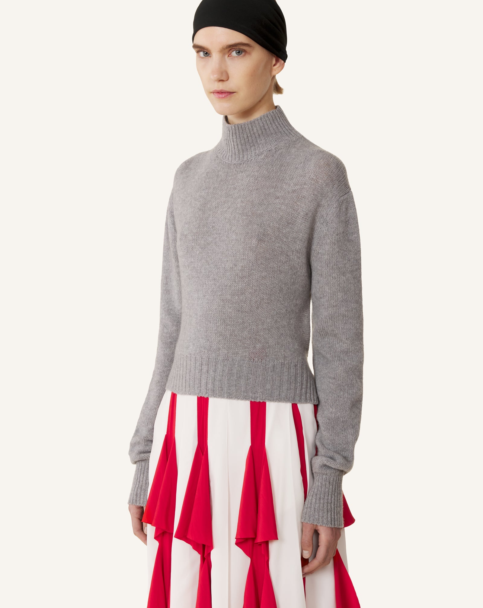 BLACK OPEN-BACK SWEATER IN CASHMERE