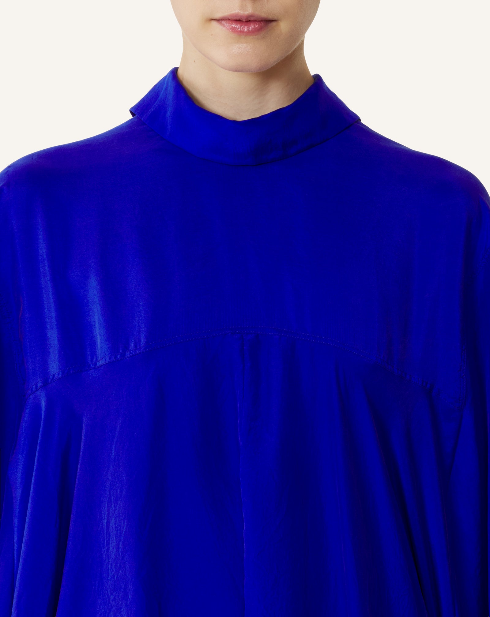 BLUE SILK LOOSE-FIT TOP